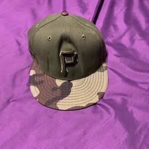 Camo Pirates fitted hat in excellent condition